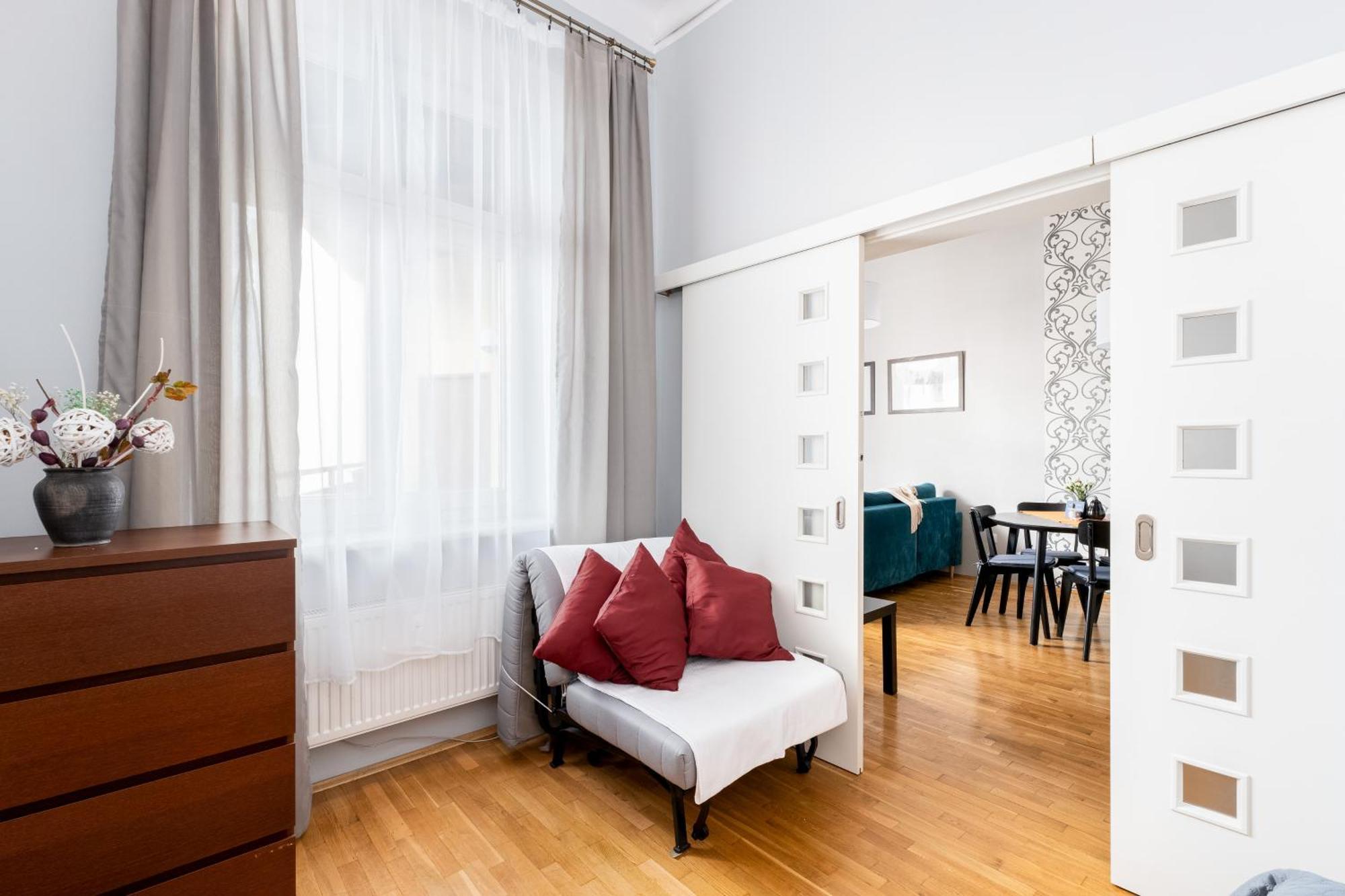 Malila Premium Cracow Lazarza 19 Апартаменти *